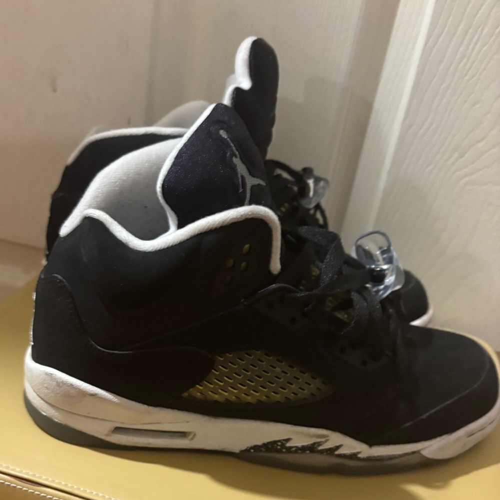 Air Jordan 5 Retro 'Oreo’

Size 7.